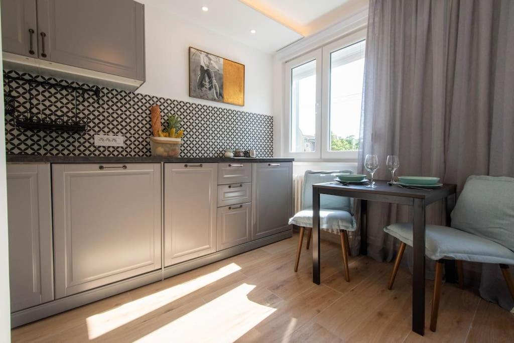Apartment Cozy By Ivanka Design