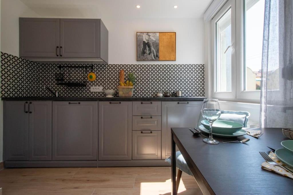 Cozy By Ivanka Design Apartment